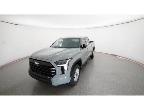 New 2025 Toyota Tundra SR5 w/ SR5 Premium Package AWD/4WD image 16