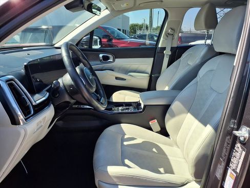 Used 2025 Kia Sorento SX image 18