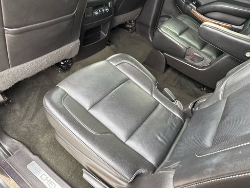 Used 2018 Chevrolet Suburban Premier AWD/4WD image 30
