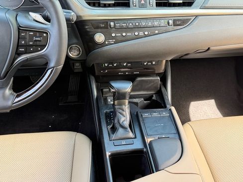 Used 2021 Lexus ES 350 w/ Premium Package FWD image 12