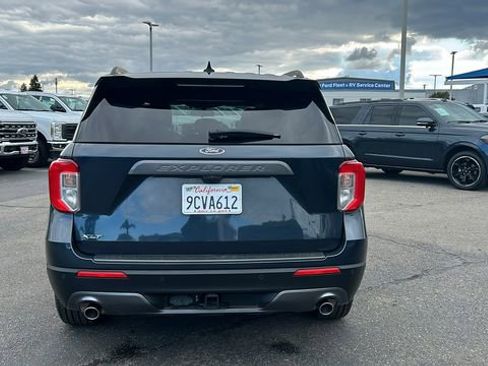 Certified 2022 Ford Explorer XLT w/ Equipment Group 202A image 4