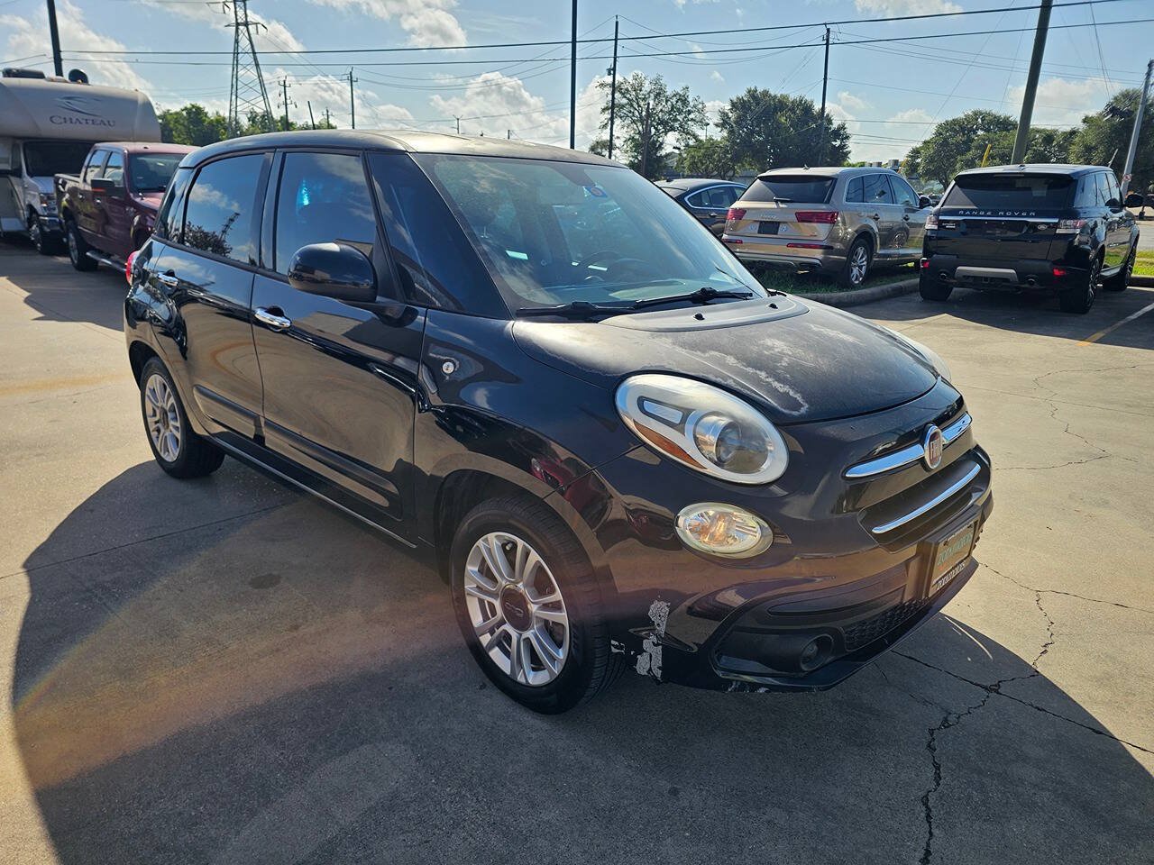 Used 2017 FIAT 500L Lounge w/ Premium Package FWD image 4