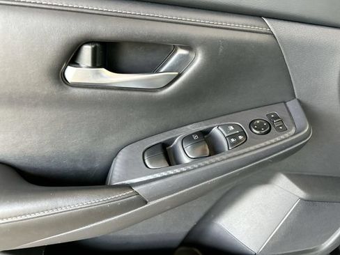 Used 2024 Nissan Sentra SV FWD image 21