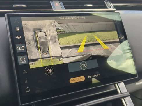 Certified 2026 Land Rover Range Rover Velar Dynamic SE image 31