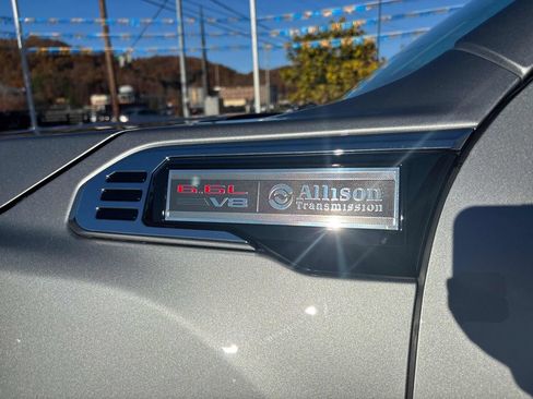 New 2026 GMC Sierra 2500 SLT w/ SLT Premium Package image 12