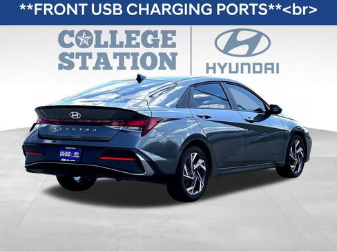 Used 2025 Hyundai Elantra Sport image 10