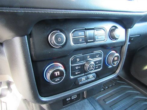 Used 2021 Chevrolet Tahoe 4WD w/ Remote Keyless Entry Package image 17