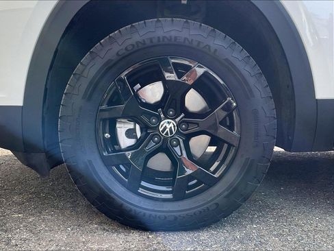 Certified 2024 Volkswagen Atlas Peak Edition SEL image 8