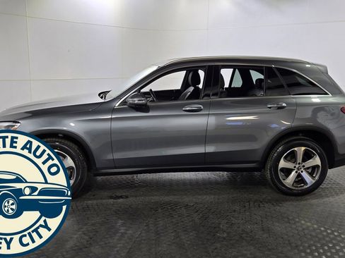 Used 2022 Mercedes-Benz GLC 300 4MATIC image 4