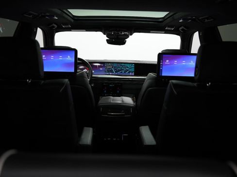 Used 2025 Cadillac Escalade Sport Platinum AWD/4WD image 21