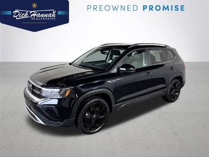 Used 2023 Volkswagen Taos SE w/ Panoramic Sunroof Package