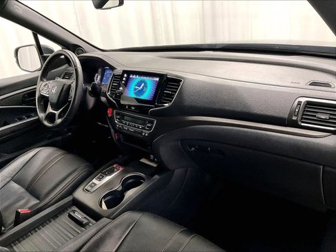 Used 2023 Honda Passport TrailSport image 14