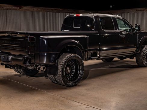 Used 2025 Ford F450 Platinum w/ FX4 Off-Road Package image 10