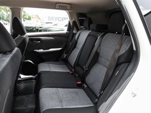 Used 2023 Nissan Rogue SV FWD image 40