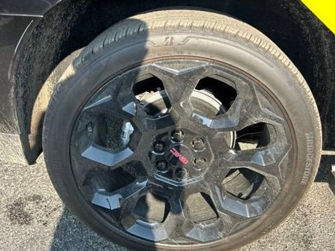 Used 2026 GMC Yukon Denali Ultimate AWD/4WD image 11