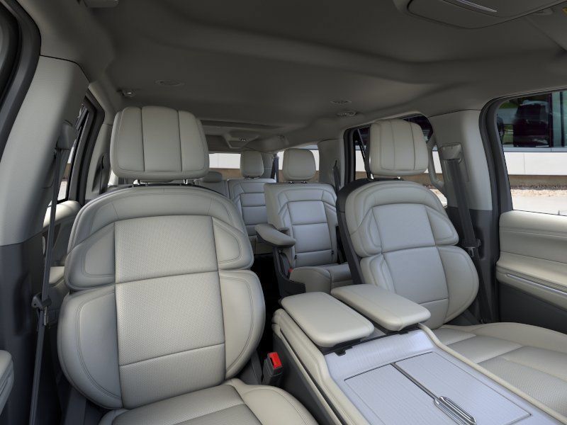New 2026 Lincoln Navigator L Premier AWD/4WD image 25