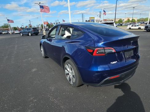 Used 2023 Tesla Model Y Long Range AWD/4WD image 5