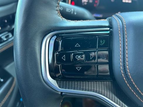 Used 2023 Jeep Grand Wagoneer Series III w/ Rear Seat Video Group 1 AWD/4WD image 14