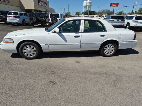 Used 2005 Mercury Grand Marquis LS image 2