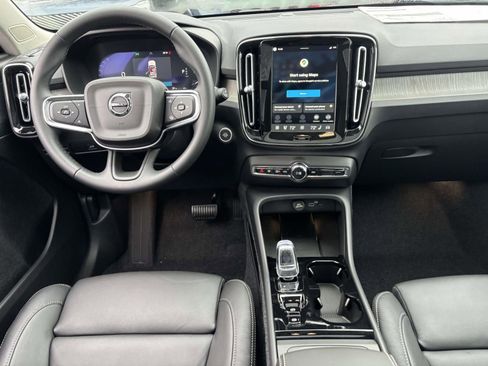 New 2026 Volvo XC40 B5 Plus w/ Protection Package Premier image 28