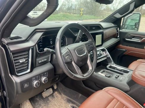 Used 2024 GMC Sierra 2500 Denali Ultimate AWD/4WD image 13