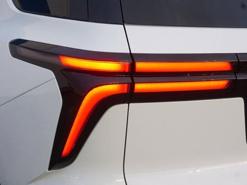 New 2026 Chevrolet Traverse LT w/ Midnight/Sport Edition image 30