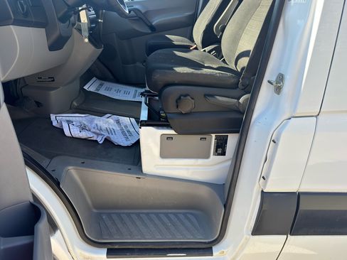 Used 2014 Mercedes-Benz Sprinter 2500 image 14