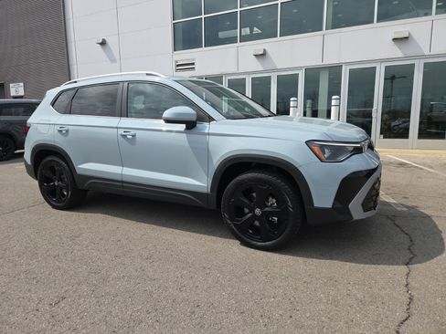 New 2026 Volkswagen Taos SEL AWD/4WD image 3