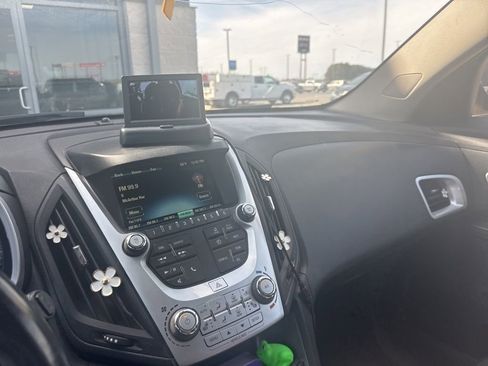 Used 2017 Chevrolet Equinox LT w/ Midnight Edition image 9