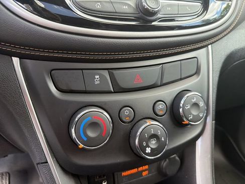 Certified 2018 Chevrolet Trax LT w/ Sun & Sound Package FWD image 27