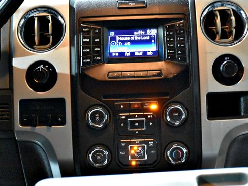 Used 2014 Ford F150 XLT w/ Equipment Group 302A Luxury image 18