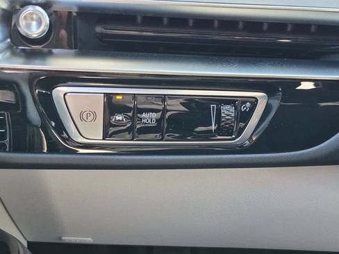 New 2026 Cadillac Lyriq Luxury AWD/4WD image 16