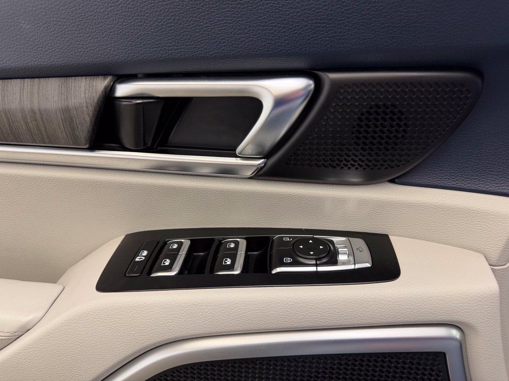 Used 2023 Kia Telluride EX w/ EX Captain's Chair Package AWD/4WD image 25