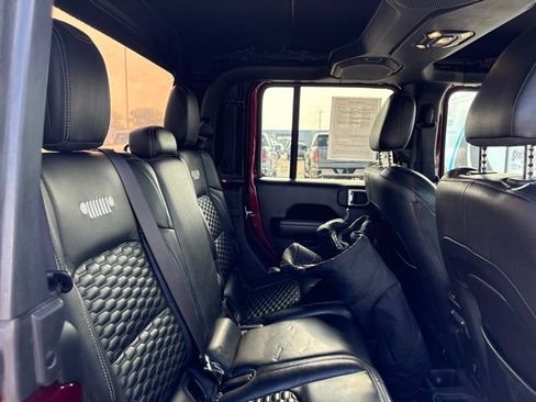 Used 2021 Jeep Gladiator Sport AWD/4WD image 19