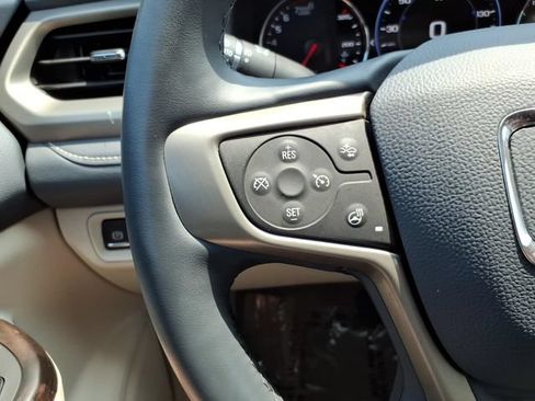 Used 2023 GMC Acadia Denali w/ Denali Technology Package AWD/4WD image 35