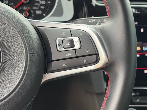Used 2019 Volkswagen GTI Autobahn image 21