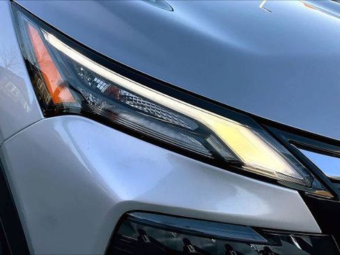 Certified 2024 Nissan Rogue SV image 26