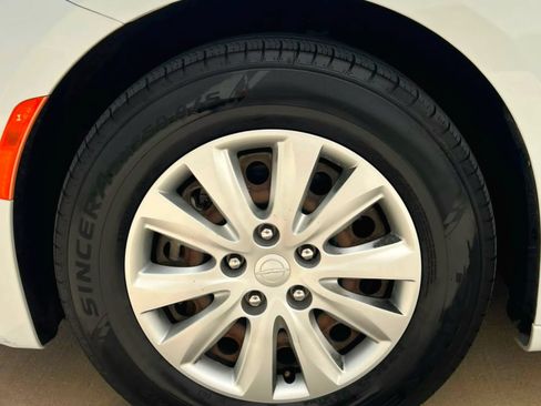 Used 2020 Chrysler Voyager L FWD image 49