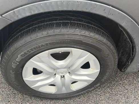 Used 2015 Toyota RAV4 LE image 29