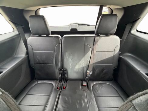 Used 2018 Chevrolet Traverse LT FWD image 36
