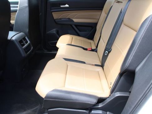 Used 2021 Volkswagen Atlas Cross Sport SE w/ Panoramic Sunroof Package AWD/4WD image 67