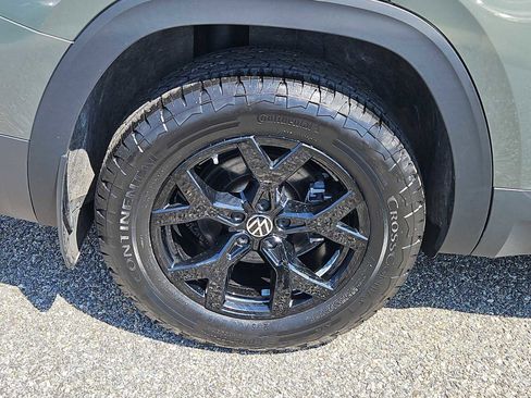 Used 2024 Volkswagen Atlas Peak Edition SE AWD/4WD image 10