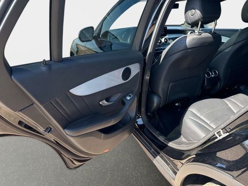 Used 2022 Mercedes-Benz GLC 300 image 10