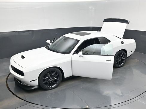 Used 2019 Dodge Challenger R/T w/ Plus Package image 48