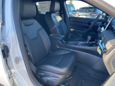 New 2026 Jeep Compass Latitude image 22