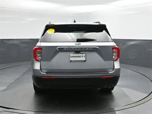 Used 2023 Ford Explorer XLT image 8