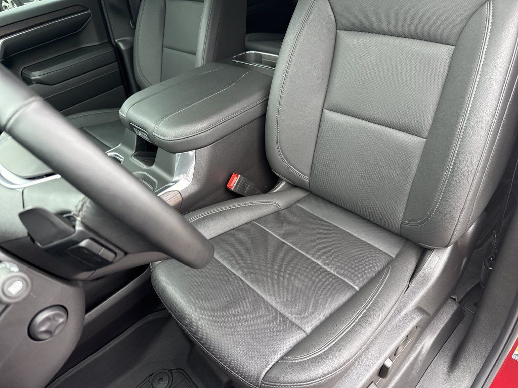 Used 2024 GMC Sierra 1500 SLT w/ SLT Convenience Package AWD/4WD image 13