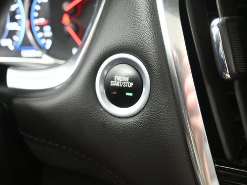 Used 2023 Chevrolet Traverse High Country AWD/4WD image 26