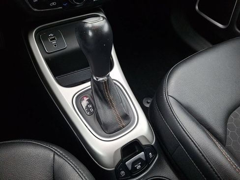 Used 2018 Jeep Compass Latitude w/ Popular Equipment Group FWD image 15