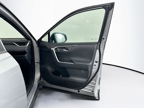 Used 2019 Toyota RAV4 XSE image 32